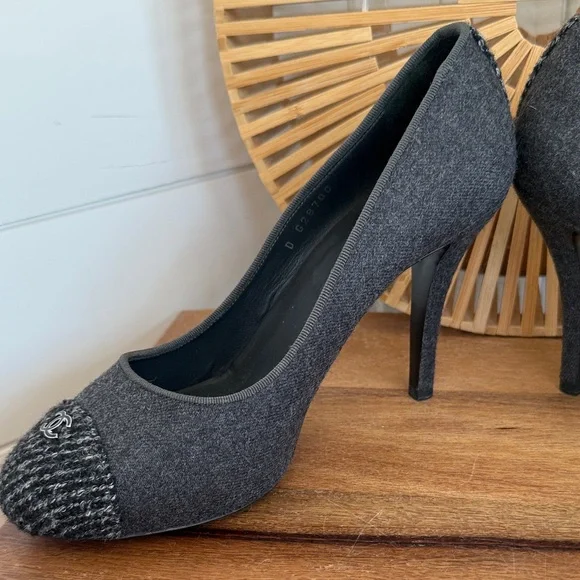 Authenticated Chanel Tweed Heels - Picture 8 of 17